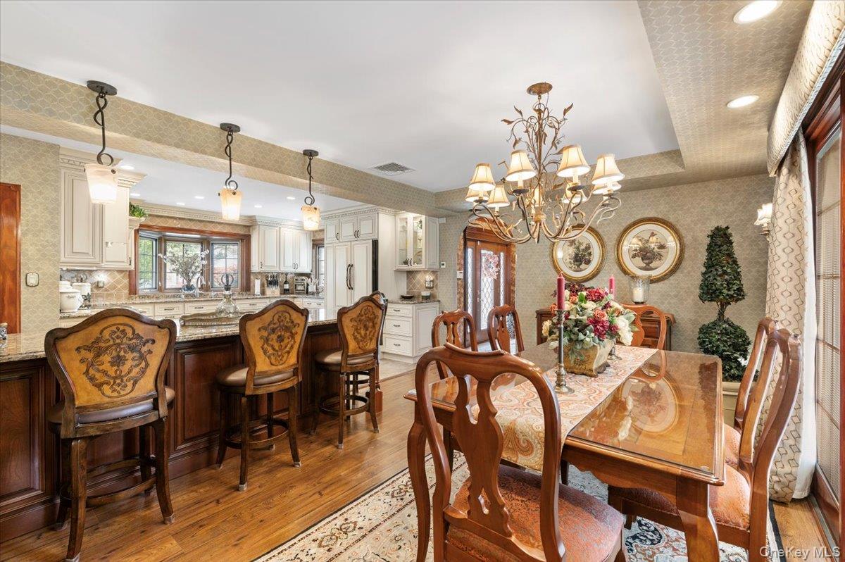 105 Sunrise Lane, Levittown, NY 11756