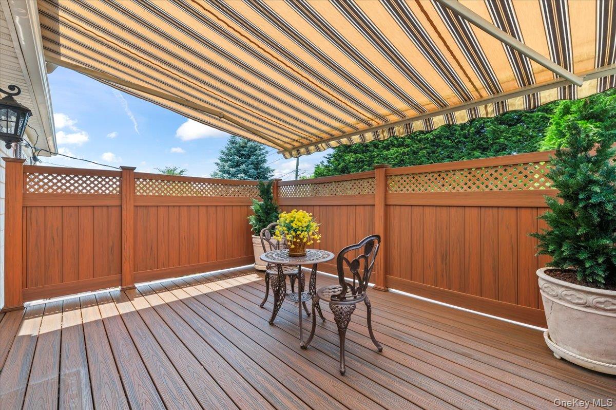 105 Sunrise Lane, Levittown, NY 11756