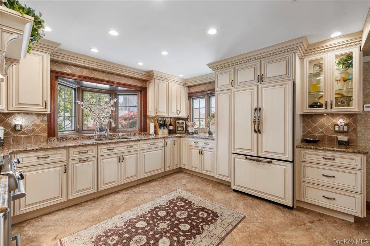 105 Sunrise Lane, Levittown, NY 11756