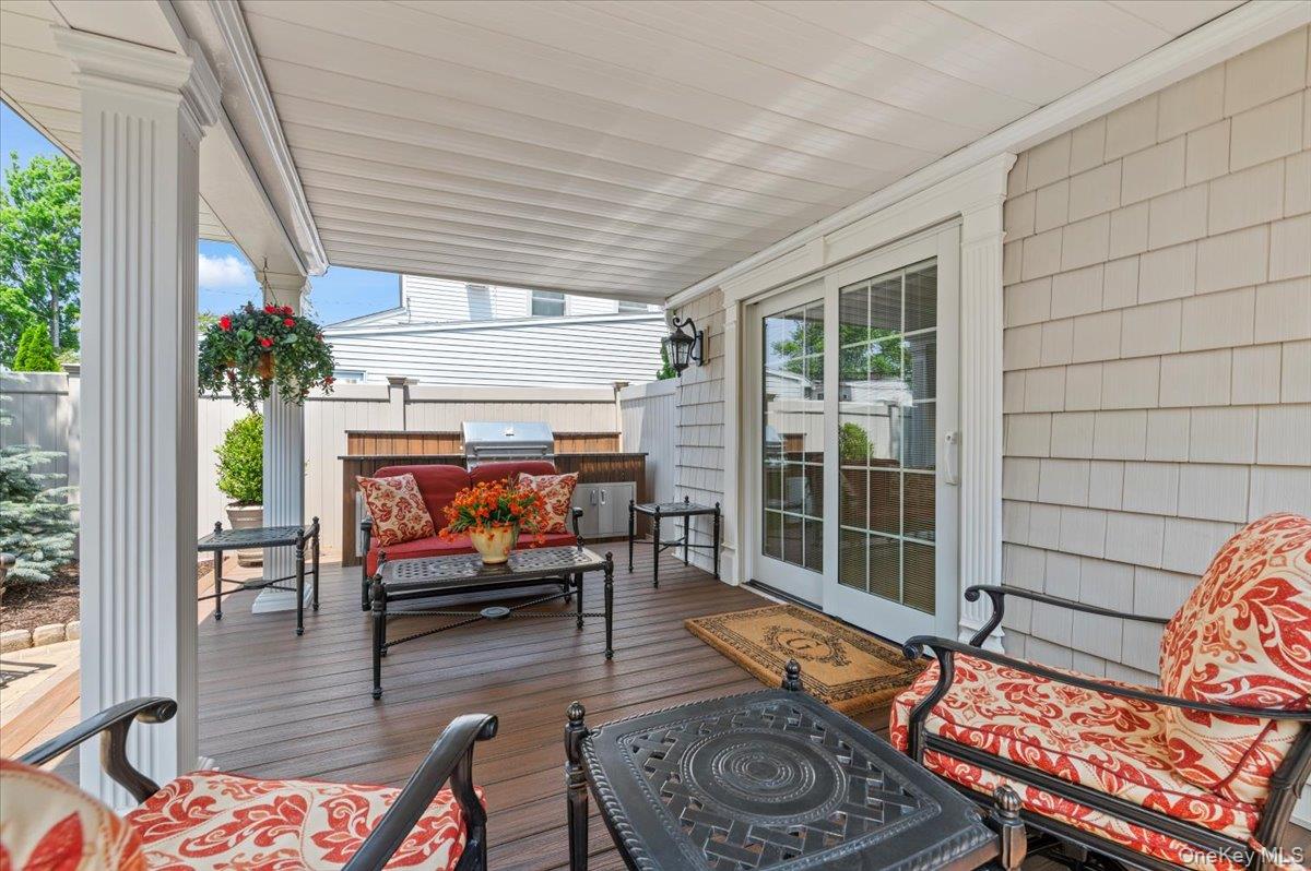 105 Sunrise Lane, Levittown, NY 11756