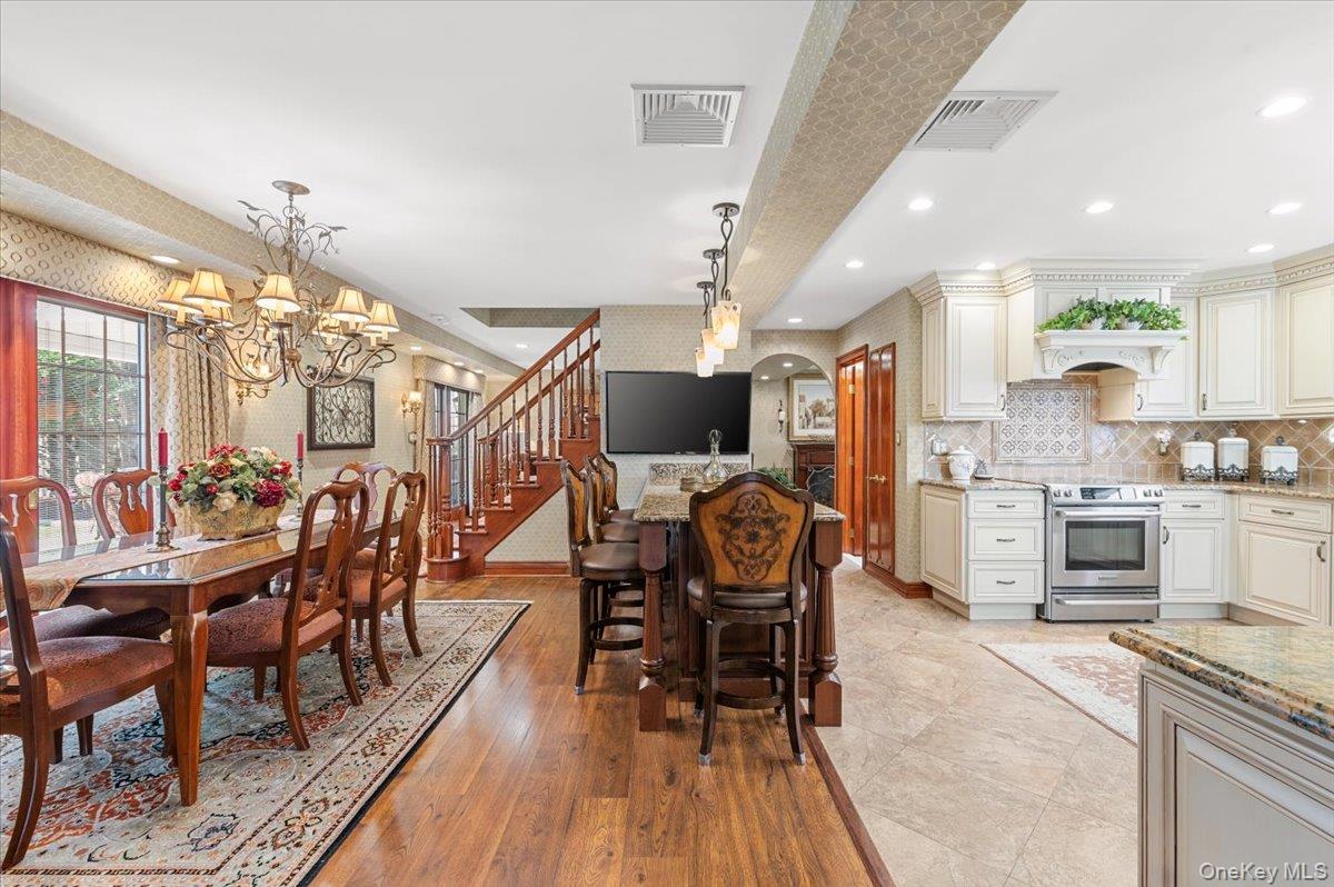 105 Sunrise Lane, Levittown, NY 11756