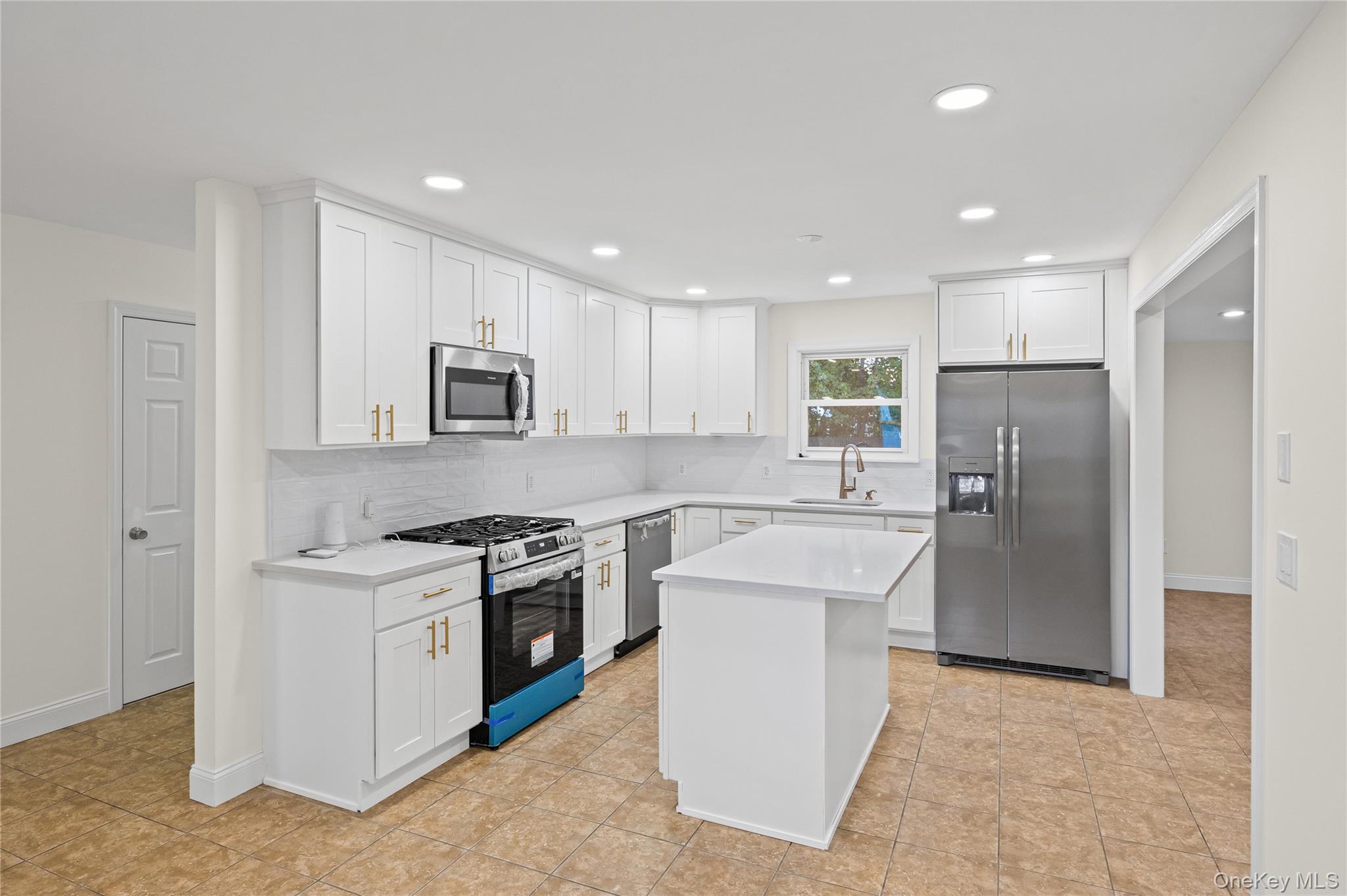 31 Colony Road, Port Jefferson Station, NY 11776