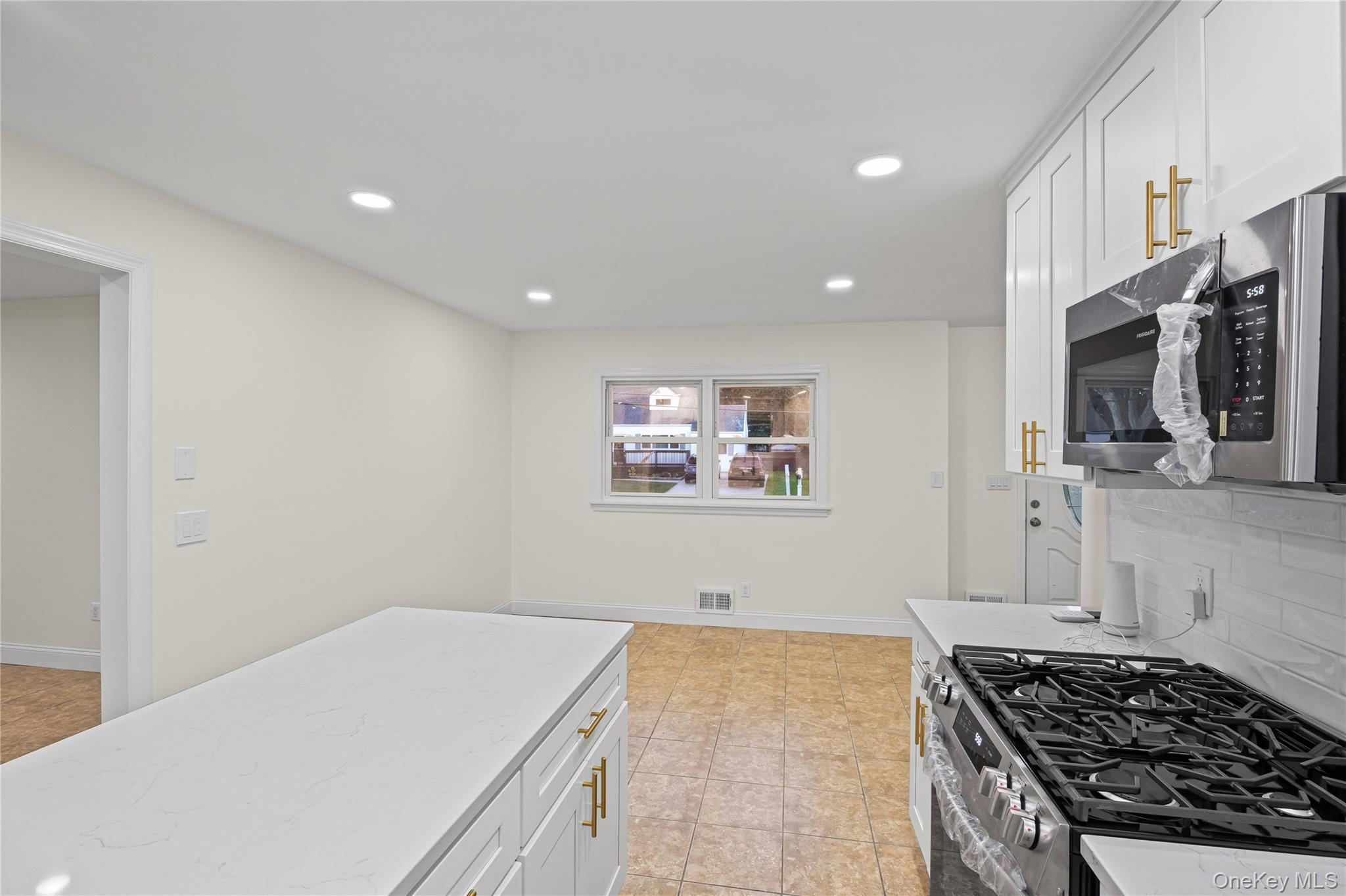 31 Colony Road, Port Jefferson Station, NY 11776