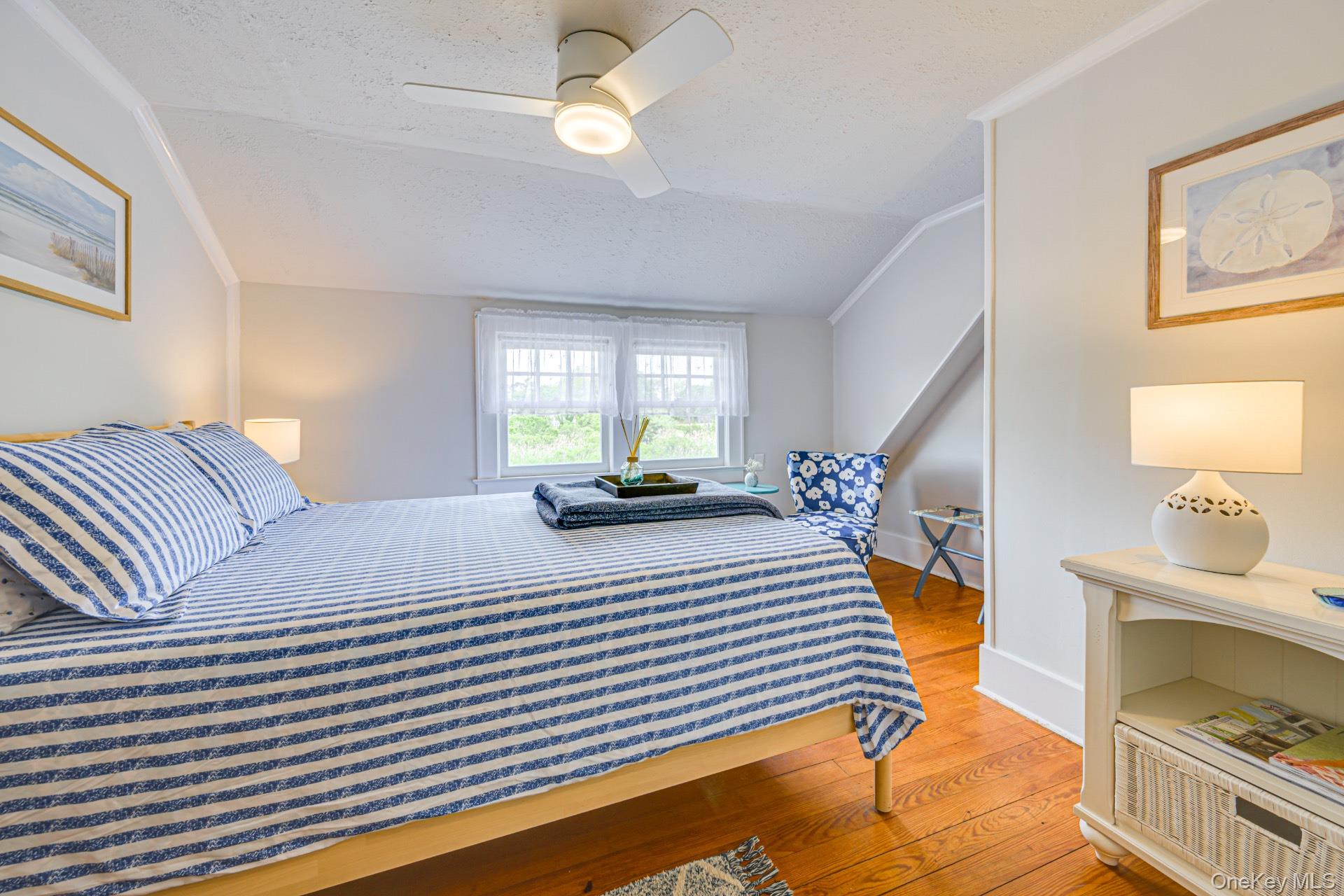 296 E Montauk Highway, Hampton Bays, NY 11946