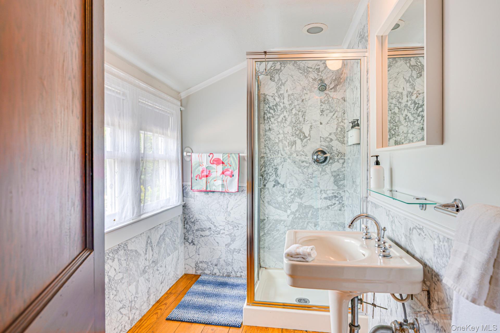 296 E Montauk Highway, Hampton Bays, NY 11946