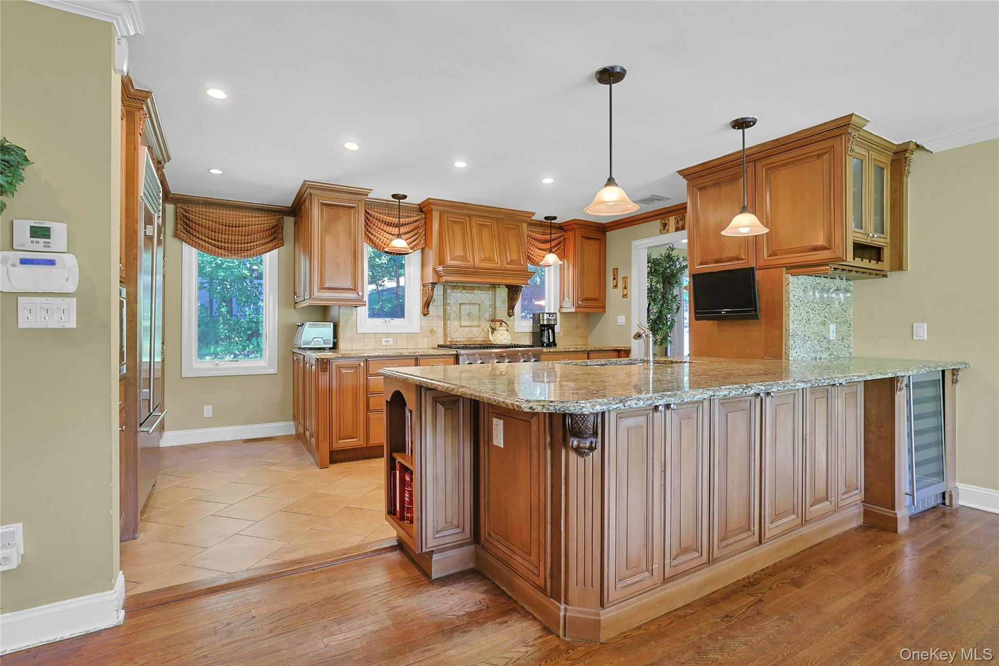 138 Whittier Drive, Thornwood, NY 10594