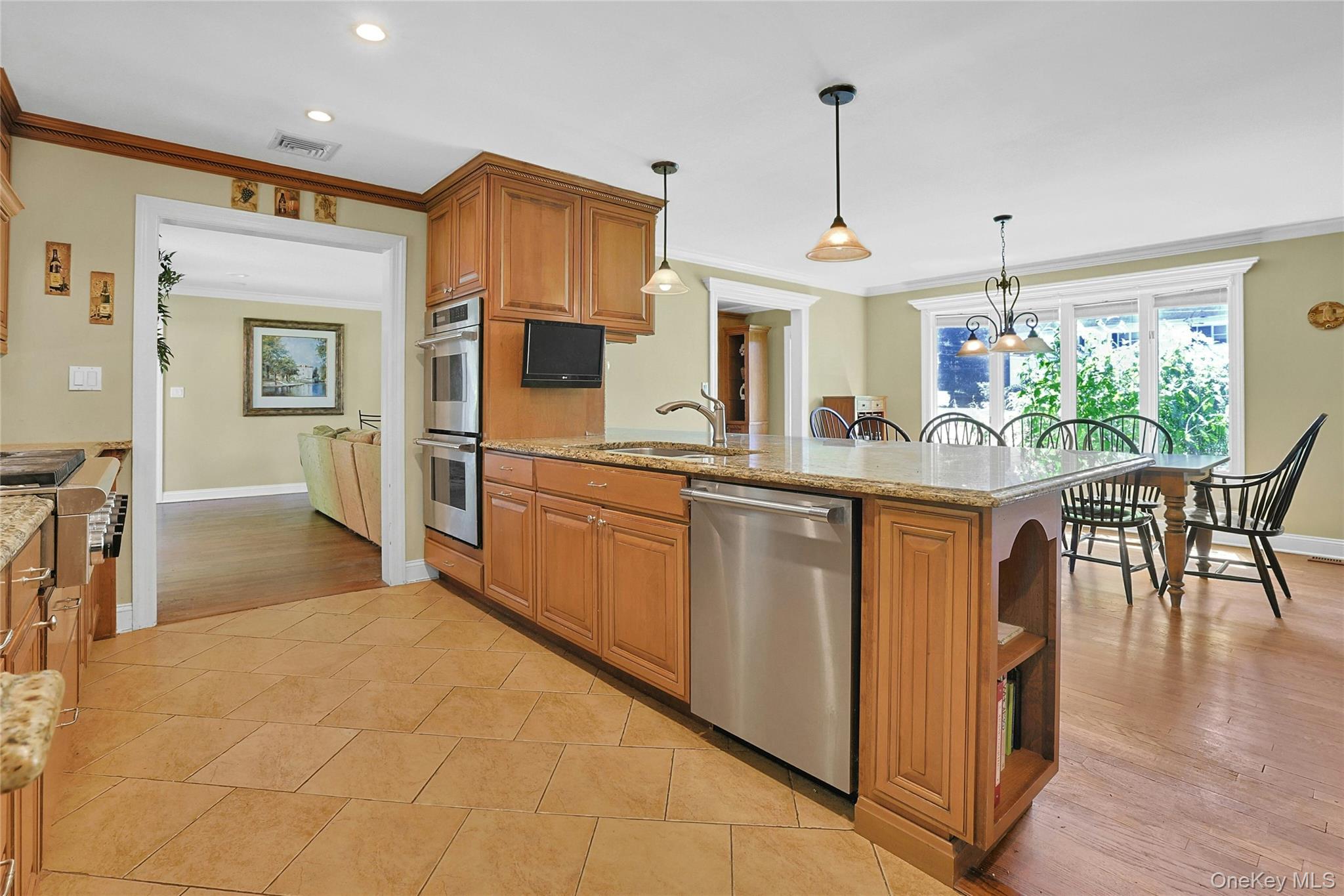 138 Whittier Drive, Thornwood, NY 10594