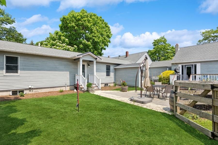 6580 Oregon Road, Cutchogue, NY 11935