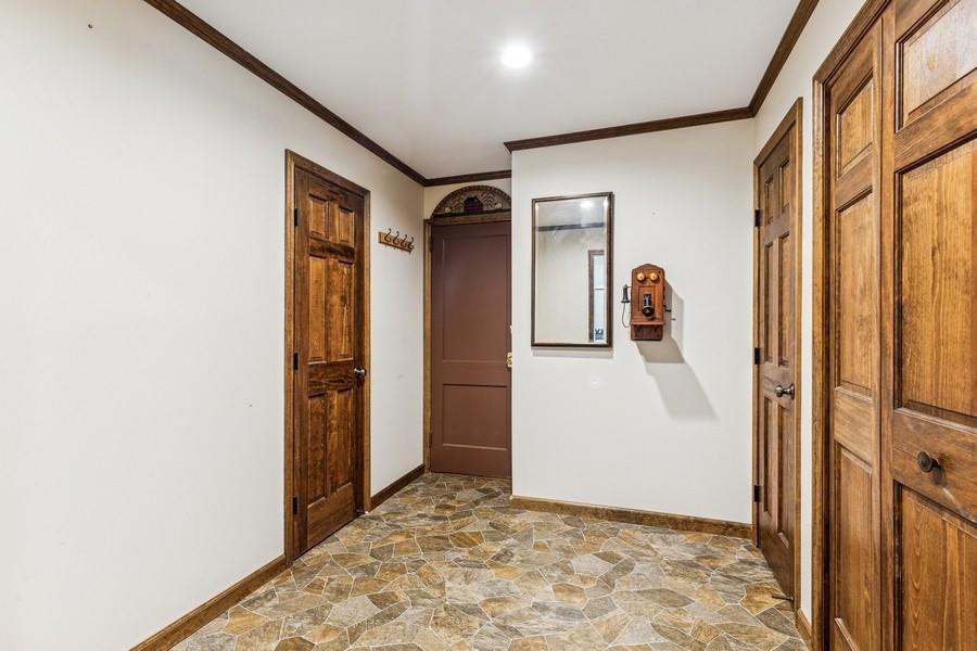 6580 Oregon Road, Cutchogue, NY 11935