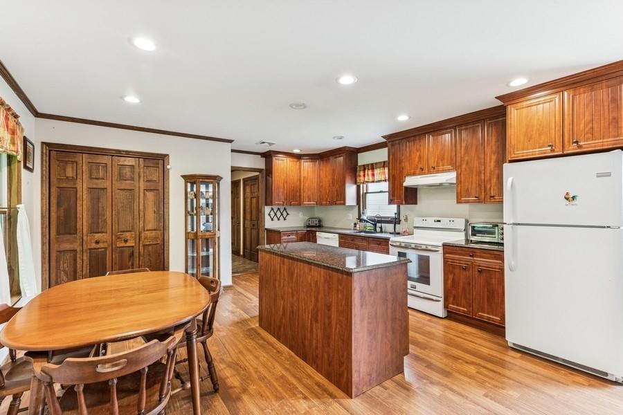 6580 Oregon Road, Cutchogue, NY 11935