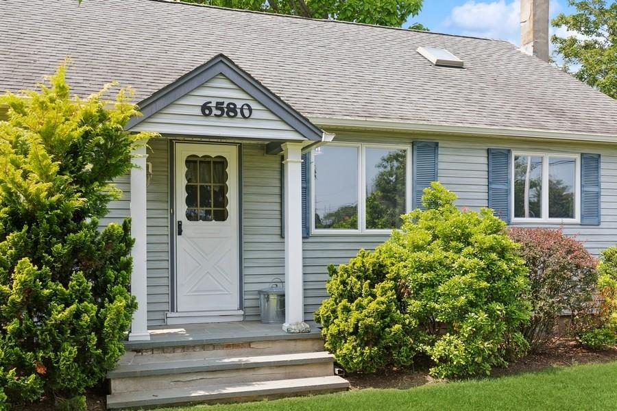 6580 Oregon Road, Cutchogue, NY 11935