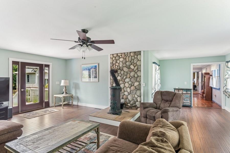 6580 Oregon Road, Cutchogue, NY 11935