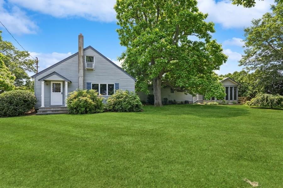 6580 Oregon Road, Cutchogue, NY 11935