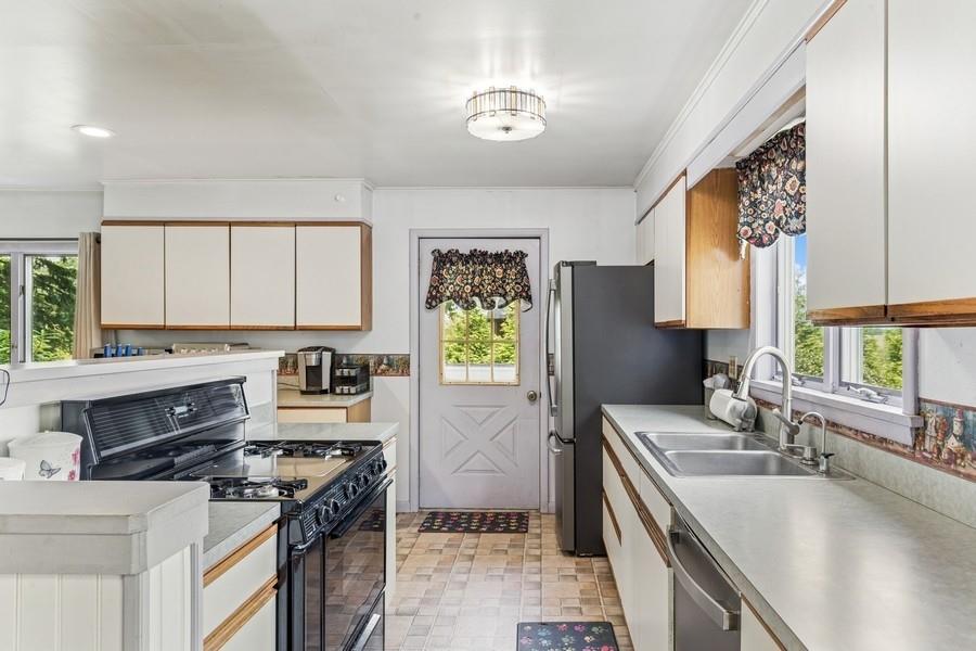 6580 Oregon Road, Cutchogue, NY 11935