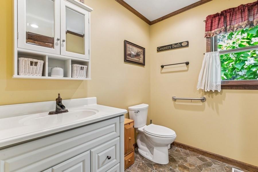 6580 Oregon Road, Cutchogue, NY 11935