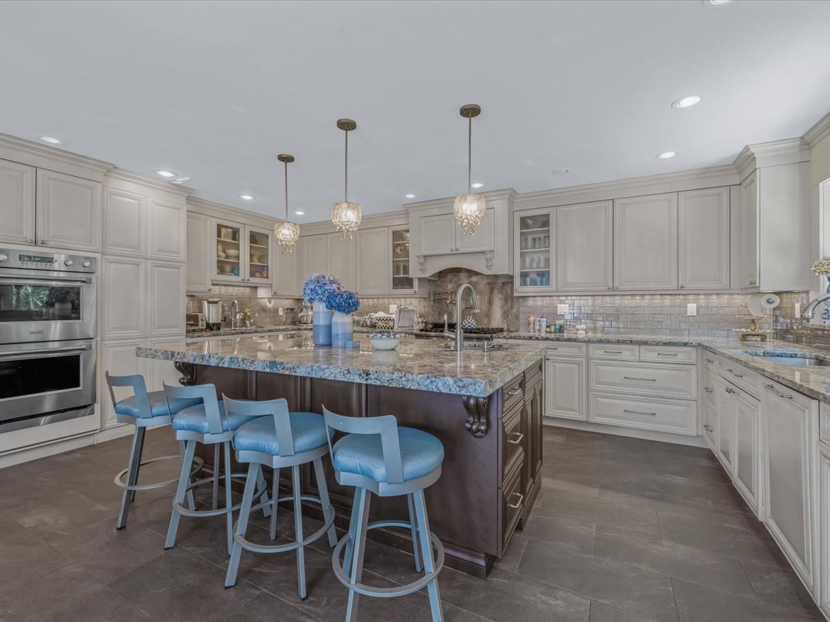 74 Margaret Avenue, Lawrence, NY 11559