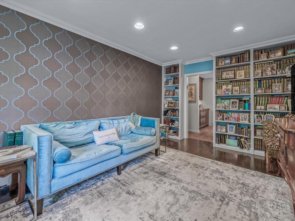 74 Margaret Avenue, Lawrence, NY 11559