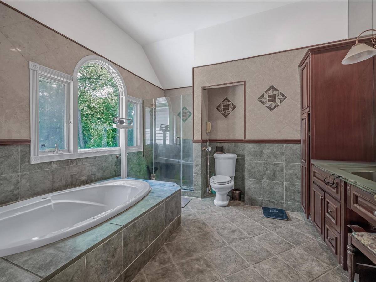 74 Margaret Avenue, Lawrence, NY 11559