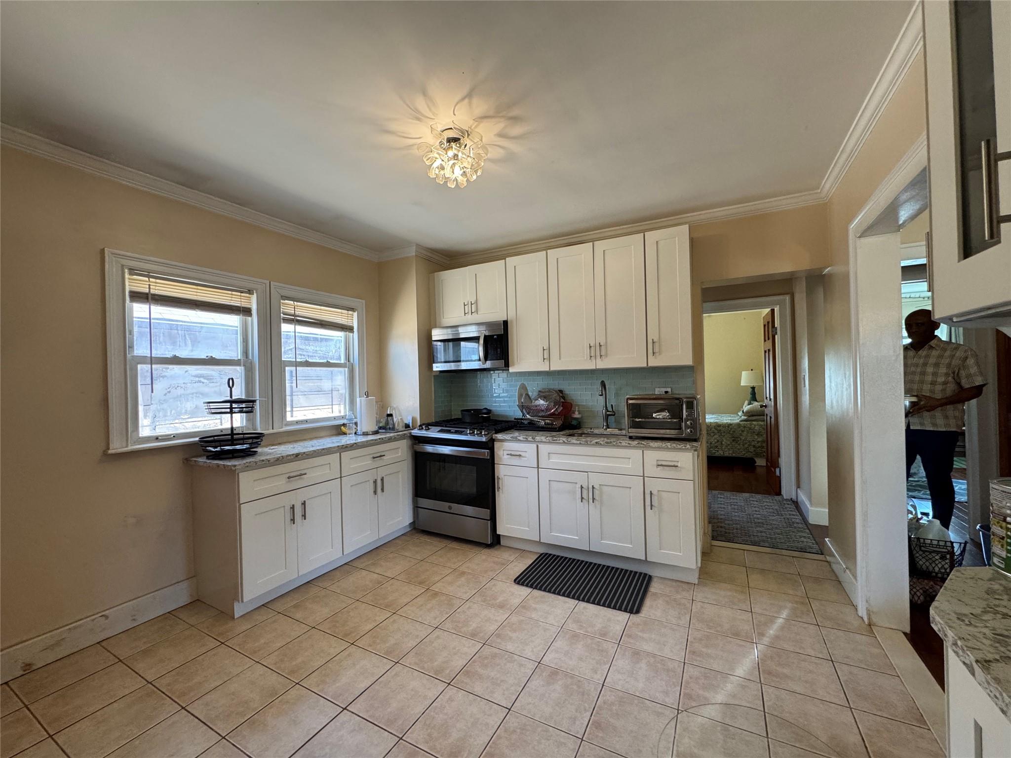 4212 Monticello Avenue, Bronx, NY 10466