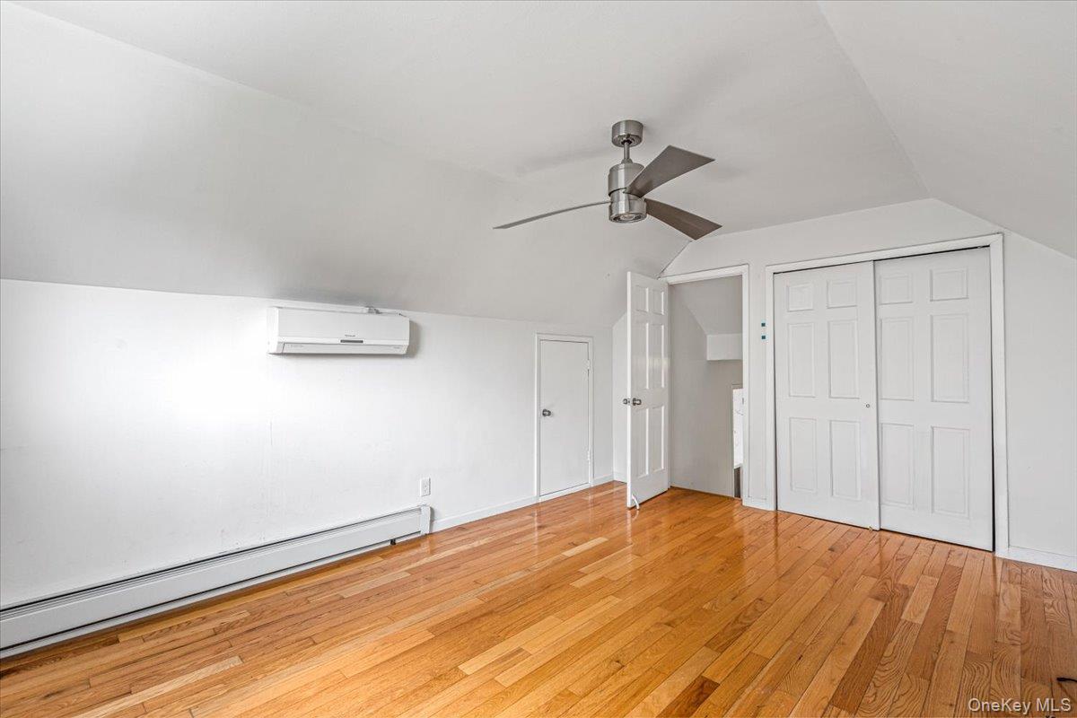 68-07 Little Neck Pkwy Parkway, Glen Oaks, NY 11004