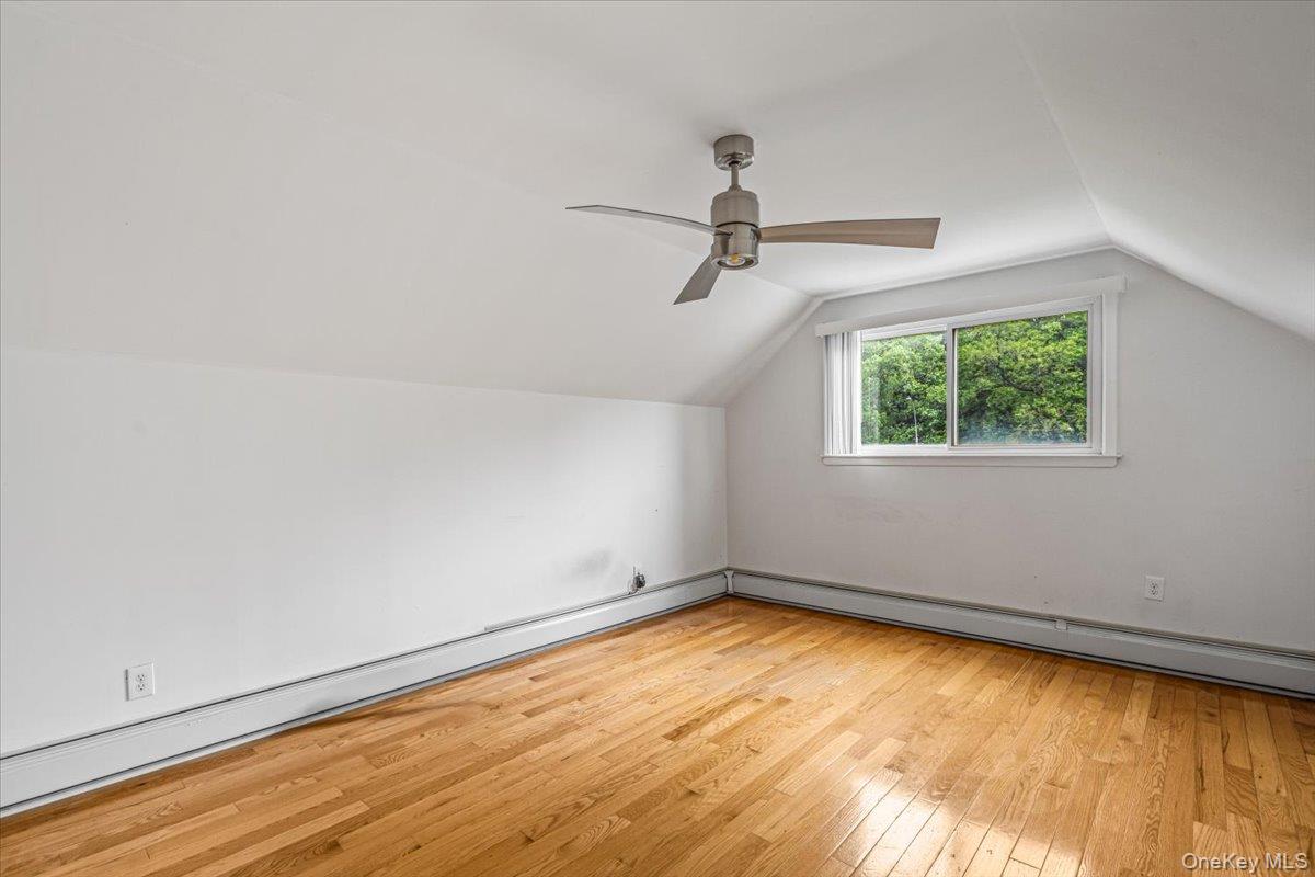 68-07 Little Neck Pkwy Parkway, Glen Oaks, NY 11004