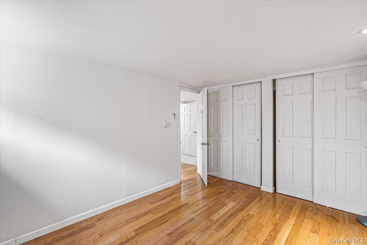 68-07 Little Neck Pkwy Parkway, Glen Oaks, NY 11004