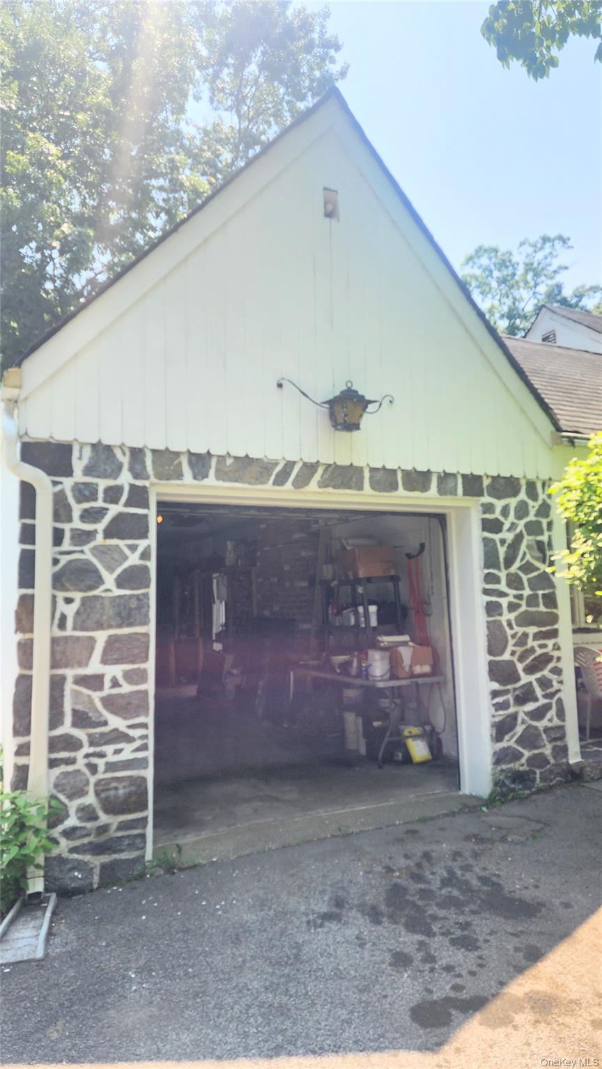 163 Scarcliffe Drive, Malverne, NY 11565