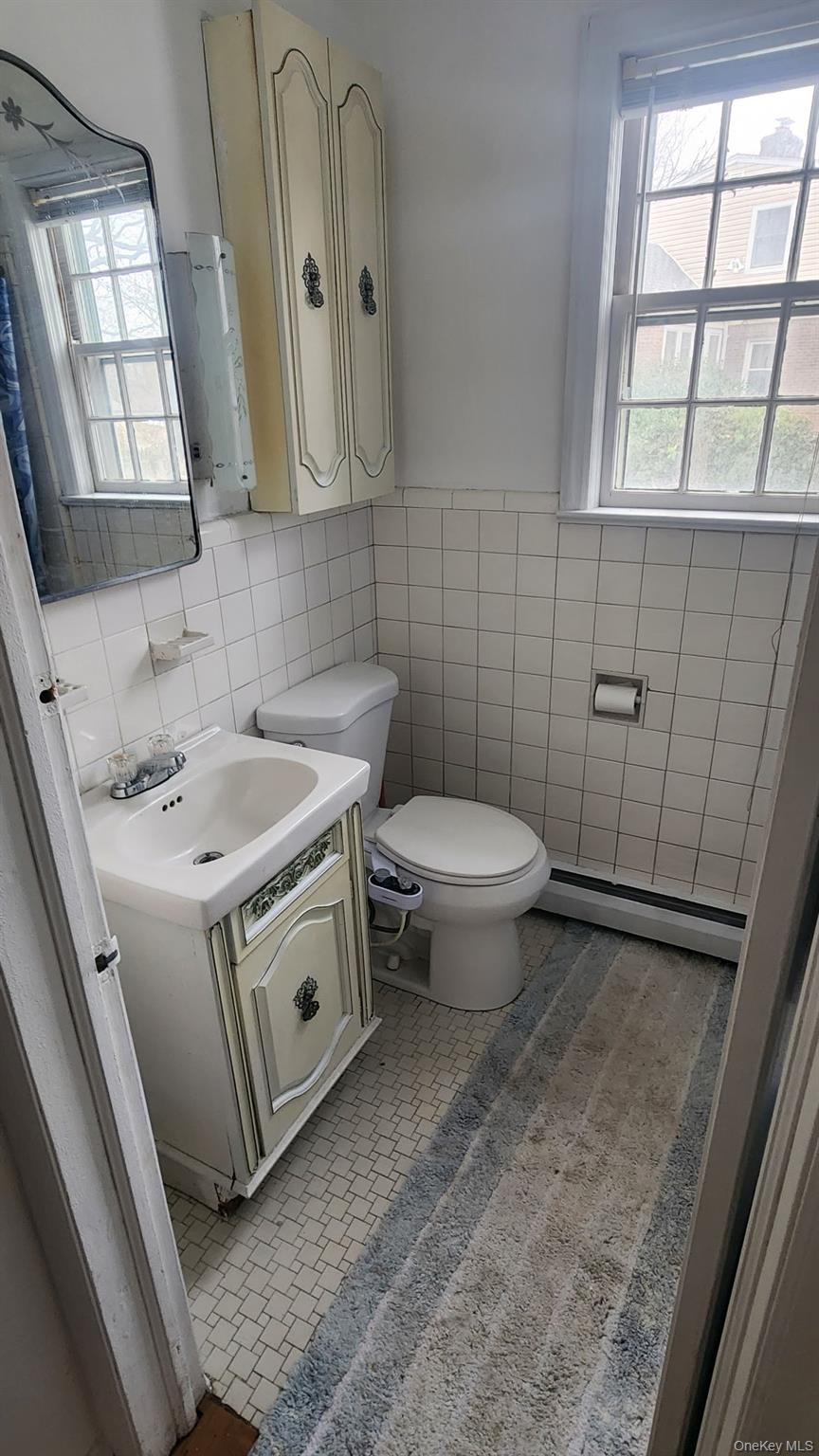 163 Scarcliffe Drive, Malverne, NY 11565