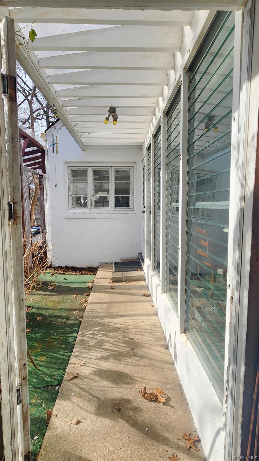 163 Scarcliffe Drive, Malverne, NY 11565