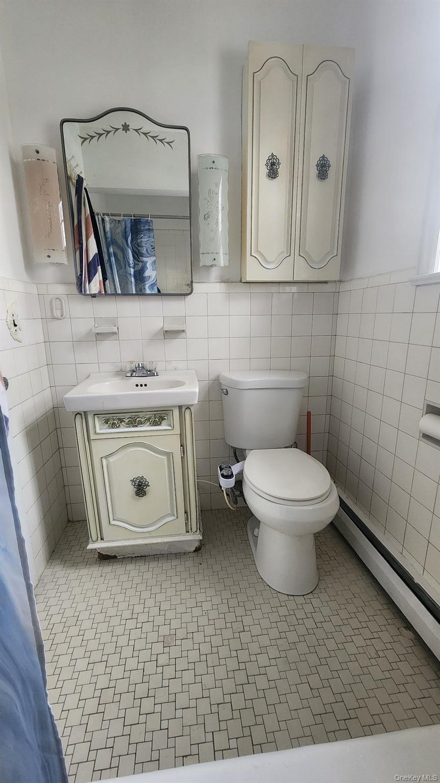 163 Scarcliffe Drive, Malverne, NY 11565