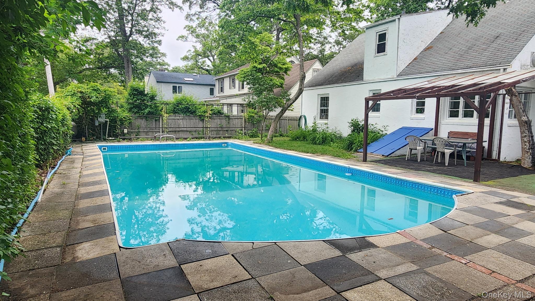 163 Scarcliffe Drive, Malverne, NY 11565