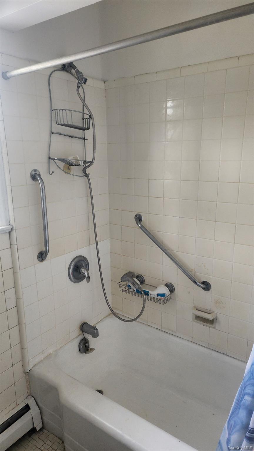 163 Scarcliffe Drive, Malverne, NY 11565