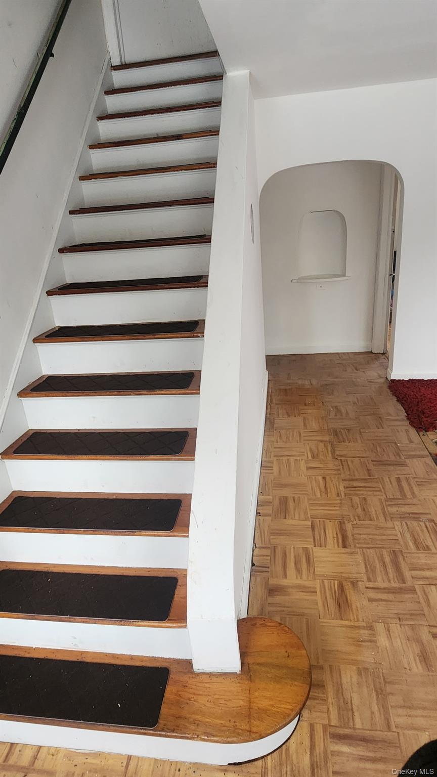 163 Scarcliffe Drive, Malverne, NY 11565