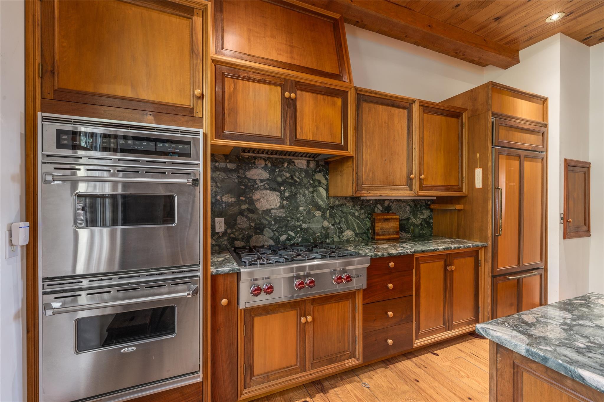 215 Hillcrest Drive N, Orient, NY 11957