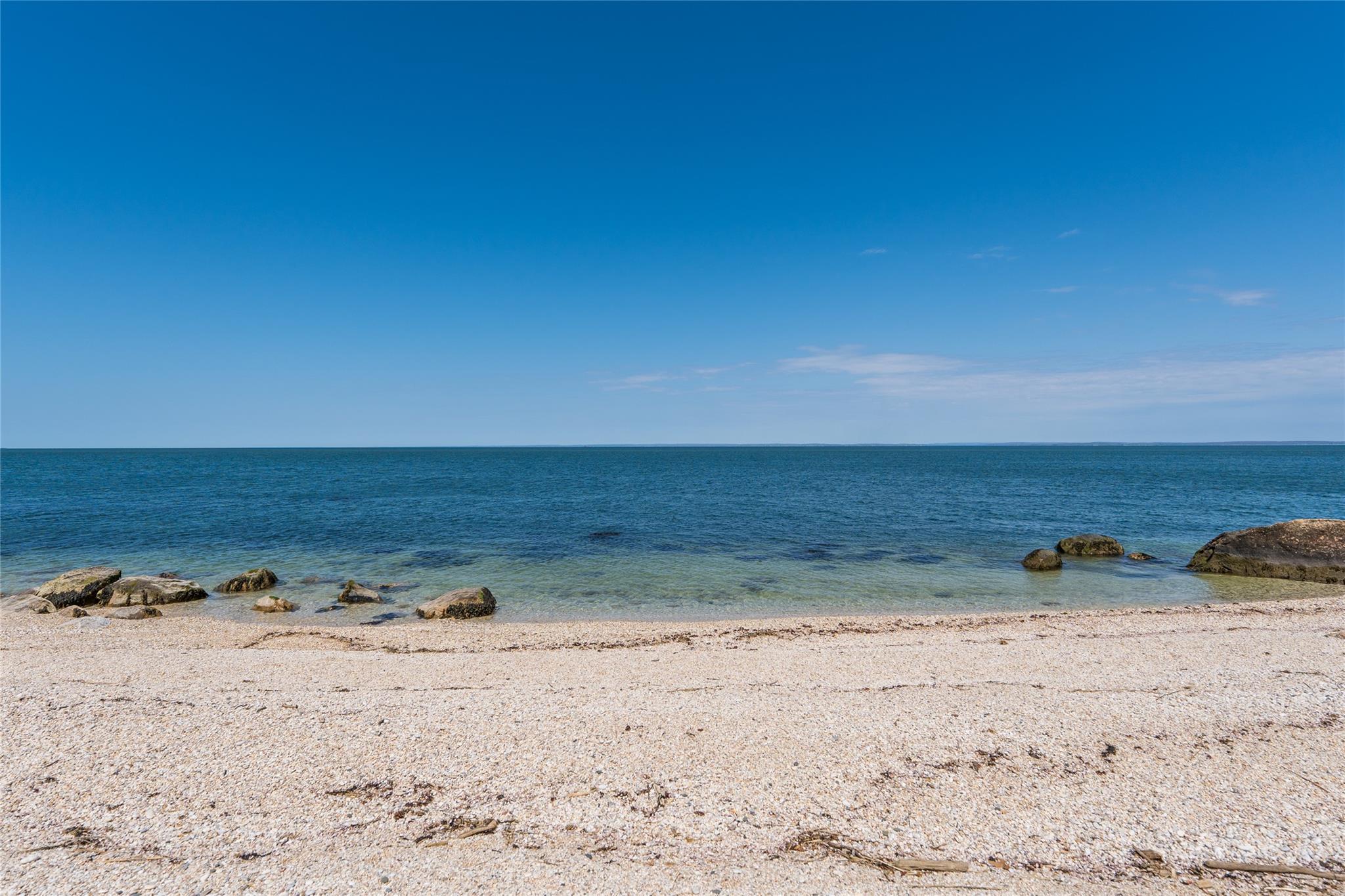 215 Hillcrest Drive N, Orient, NY 11957