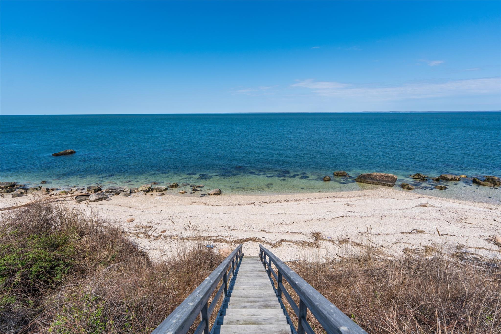 215 Hillcrest Drive N, Orient, NY 11957