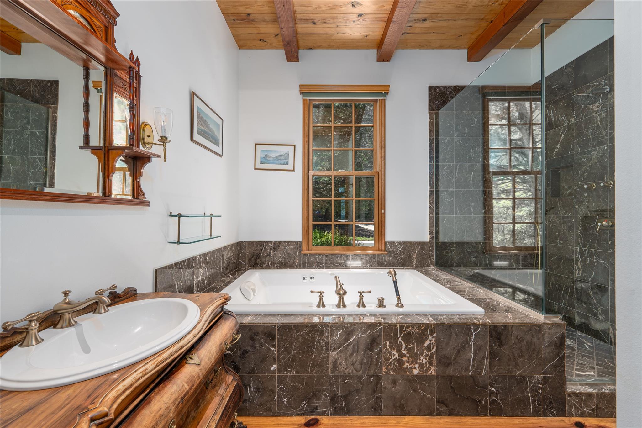 215 Hillcrest Drive N, Orient, NY 11957