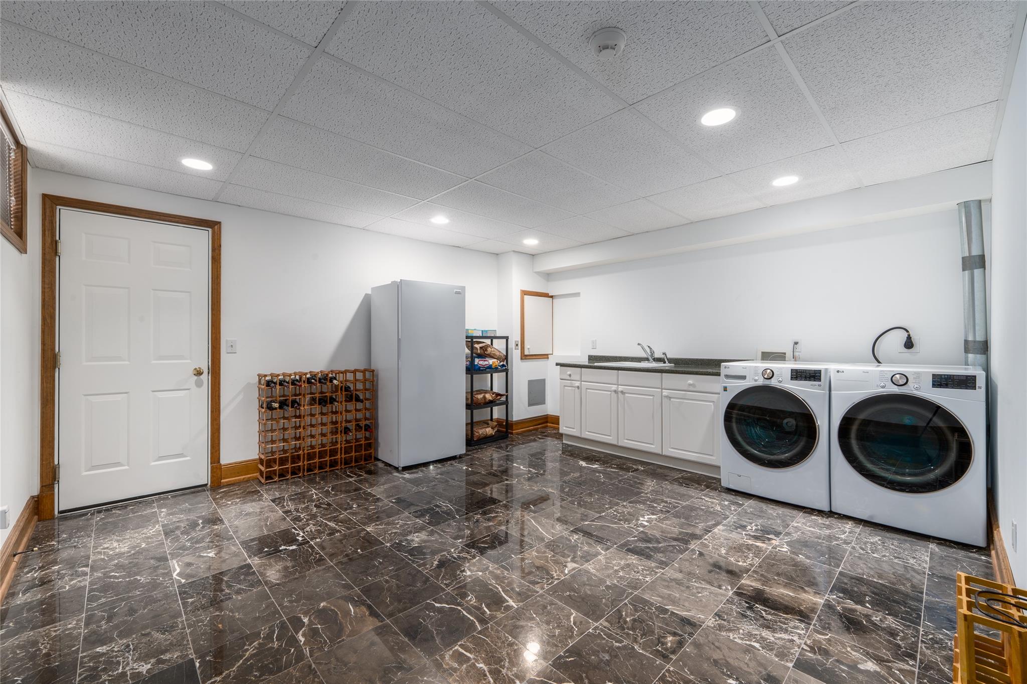 215 Hillcrest Drive N, Orient, NY 11957