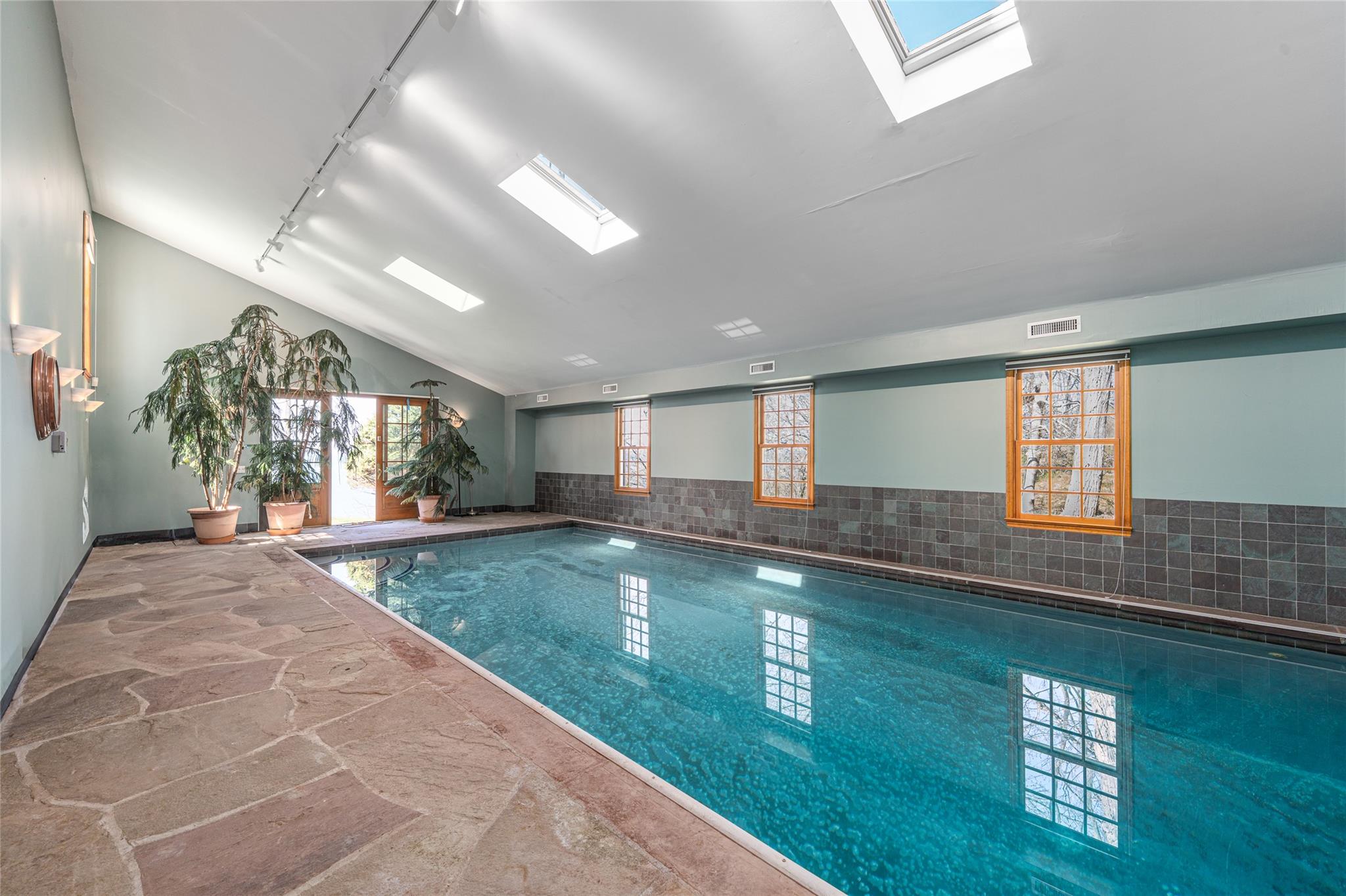 215 Hillcrest Drive N, Orient, NY 11957