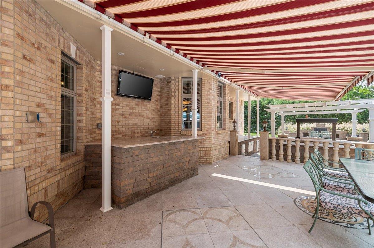 135 Millet Street N, Dix Hills, NY 11746