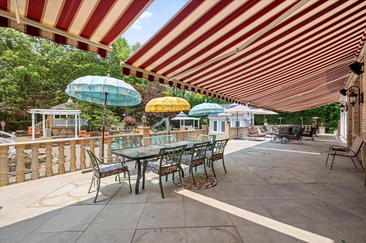 135 Millet Street N, Dix Hills, NY 11746