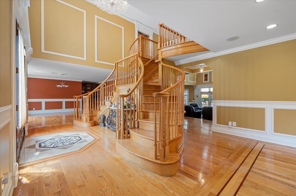 135 Millet Street N, Dix Hills, NY 11746