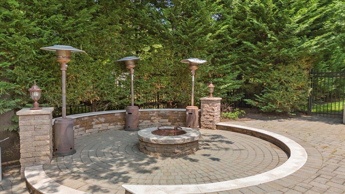 135 Millet Street N, Dix Hills, NY 11746