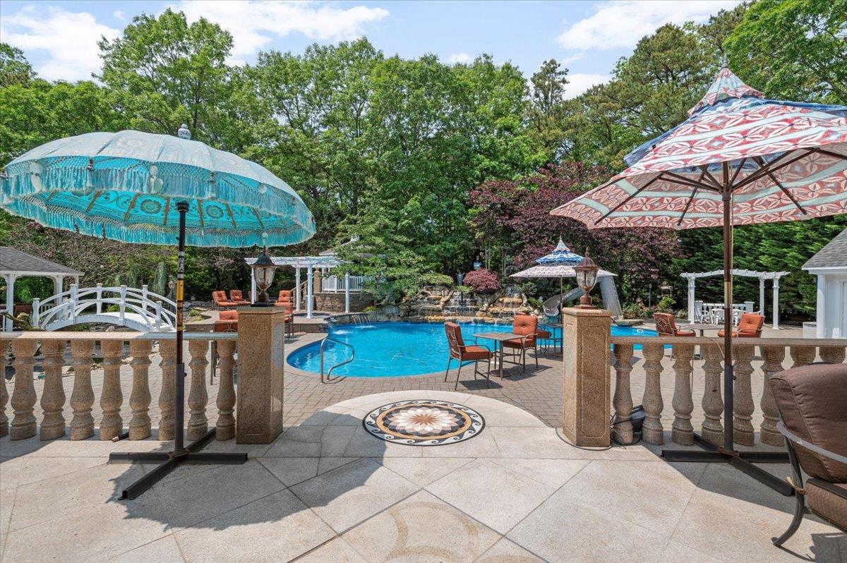 135 Millet Street N, Dix Hills, NY 11746