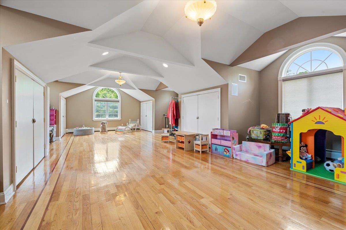 135 Millet Street N, Dix Hills, NY 11746