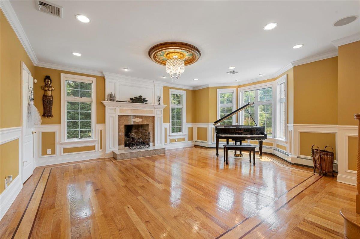 135 Millet Street N, Dix Hills, NY 11746