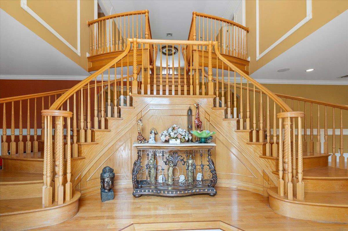 135 Millet Street N, Dix Hills, NY 11746