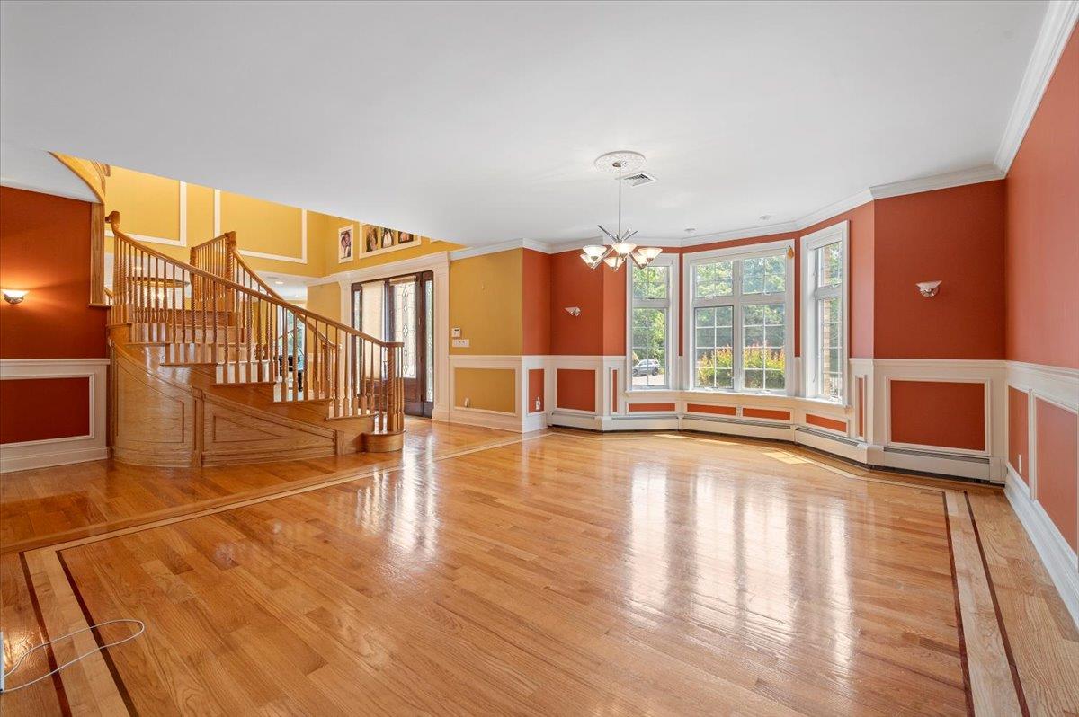 135 Millet Street N, Dix Hills, NY 11746