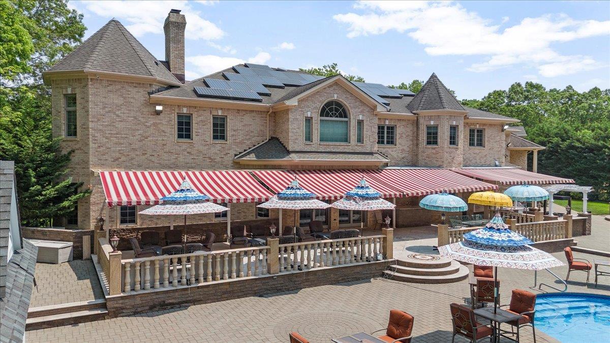 135 Millet Street N, Dix Hills, NY 11746