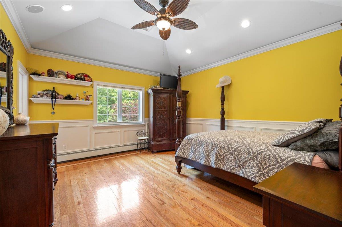 135 Millet Street N, Dix Hills, NY 11746